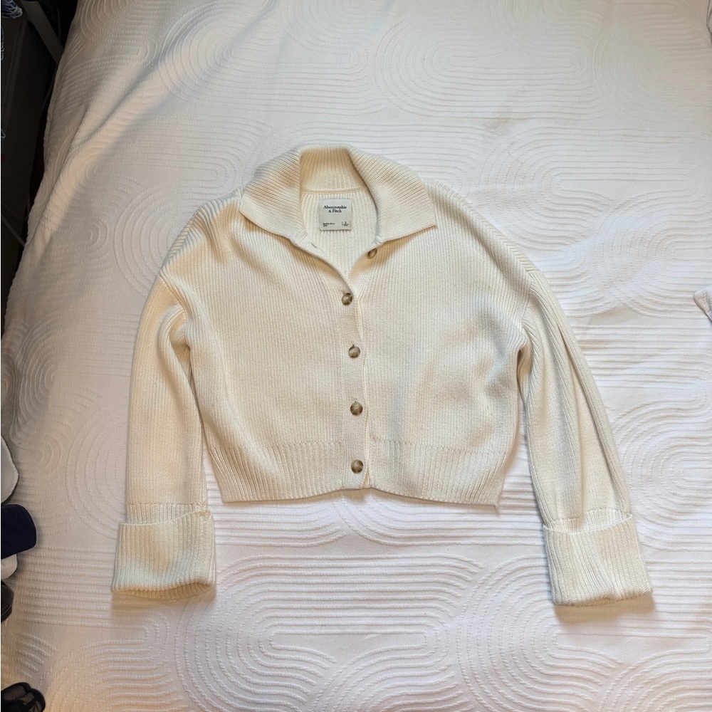 Abercrombie & Fitch Cream Women's Cardigan